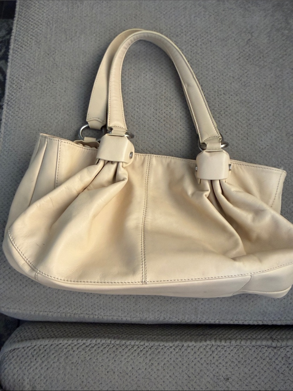 ANTONIO MELANI Cream Leather Gathered Shoulder Tote - Picture 1 of 7